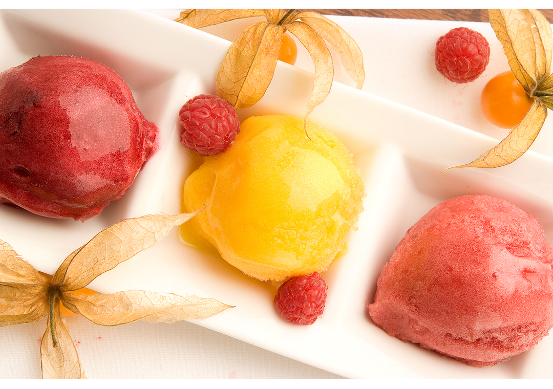 Reg is a leading food photographer based in Dordogne with over 25 years experience as a commercial photographer. His work used by major brands, hotels, restaurants, producers and magazines. He covers Bordeaux, Bergerac, Limoges, Perigueux, Toulouse