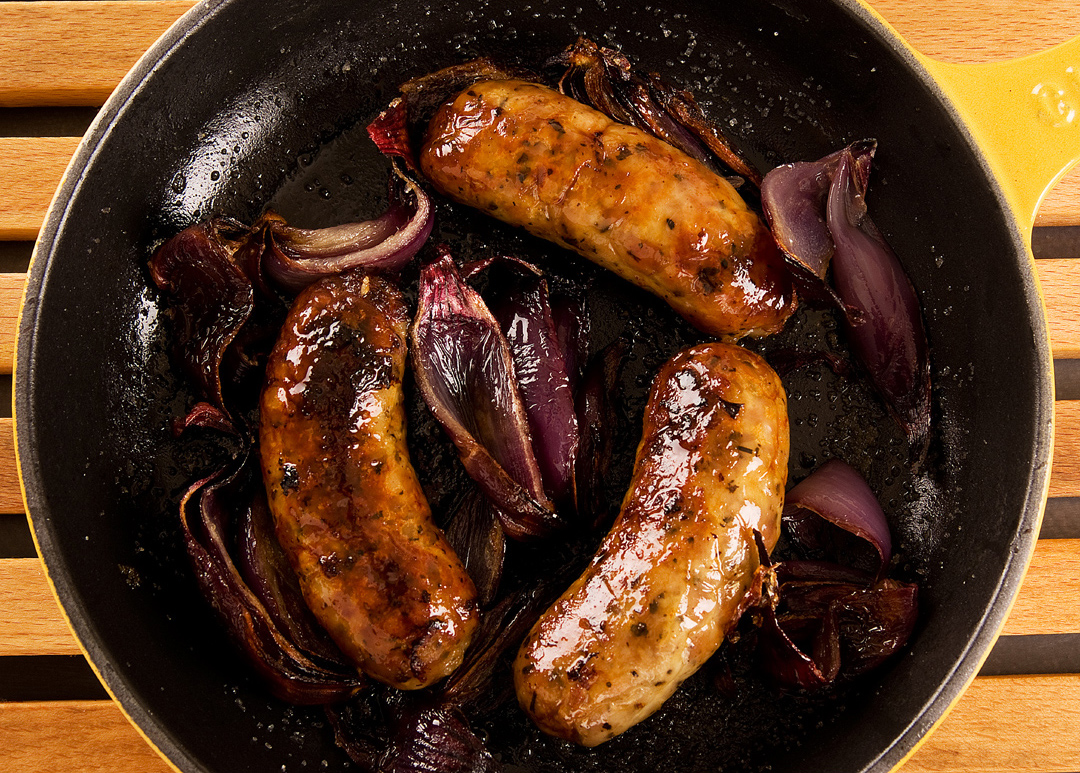 Reg is a leading food photographer based in Dordogne with over 25 years experience as a commercial photographer. His work used by major brands, hotels, restaurants, producers and magazines. He covers Bordeaux