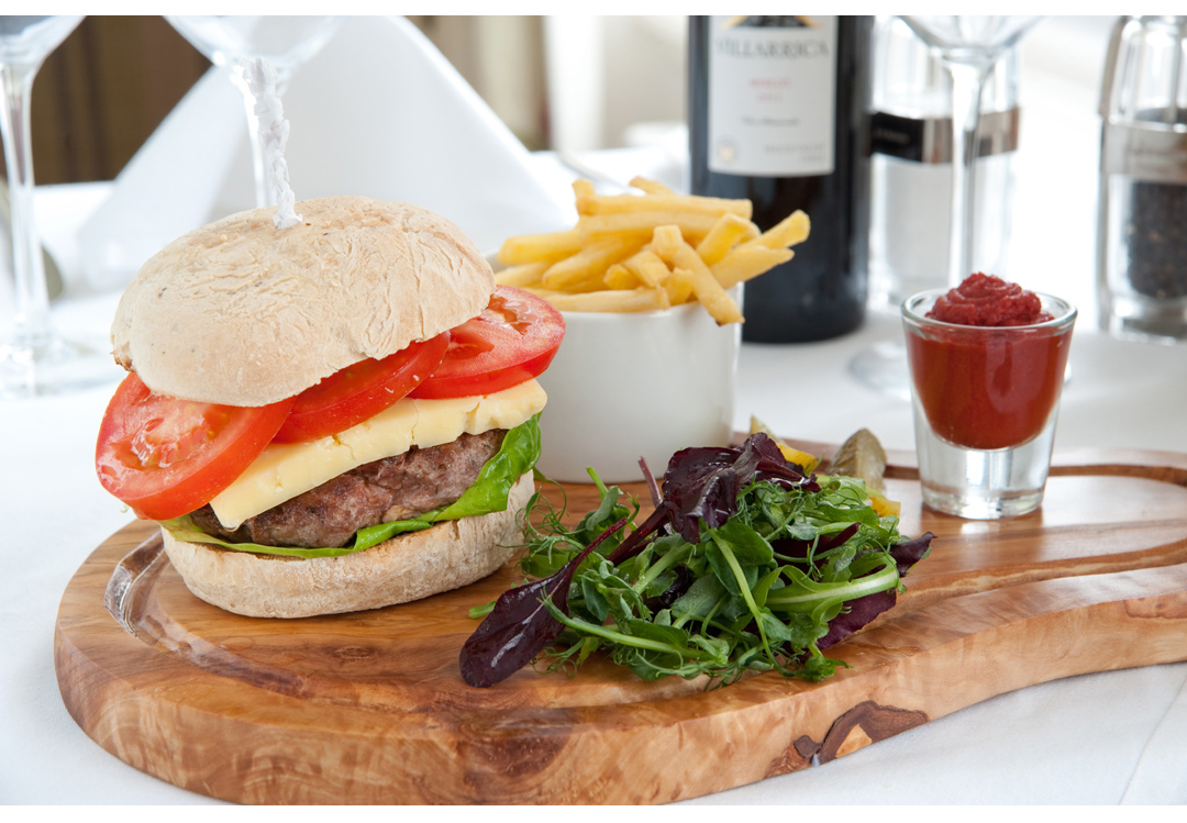 Reg is a leading food photographer based in Dordogne and covers Bordeaux, Bergerac, Limoges, Perigueux, Toulouse