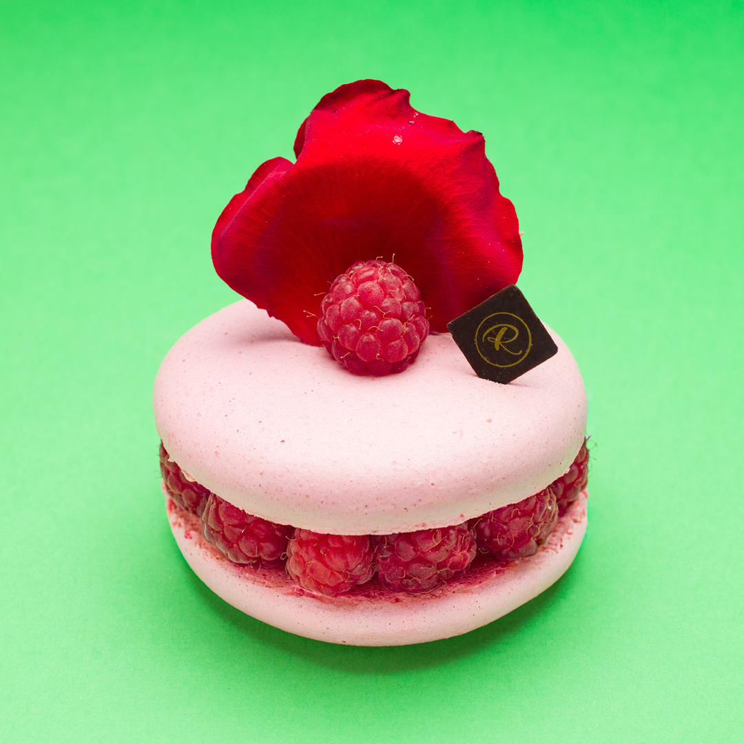 PinkRaspberryMacaron,foodphotographyinBergerac,Dordogne,FrancebyfoodphotographerRegMoore.png
