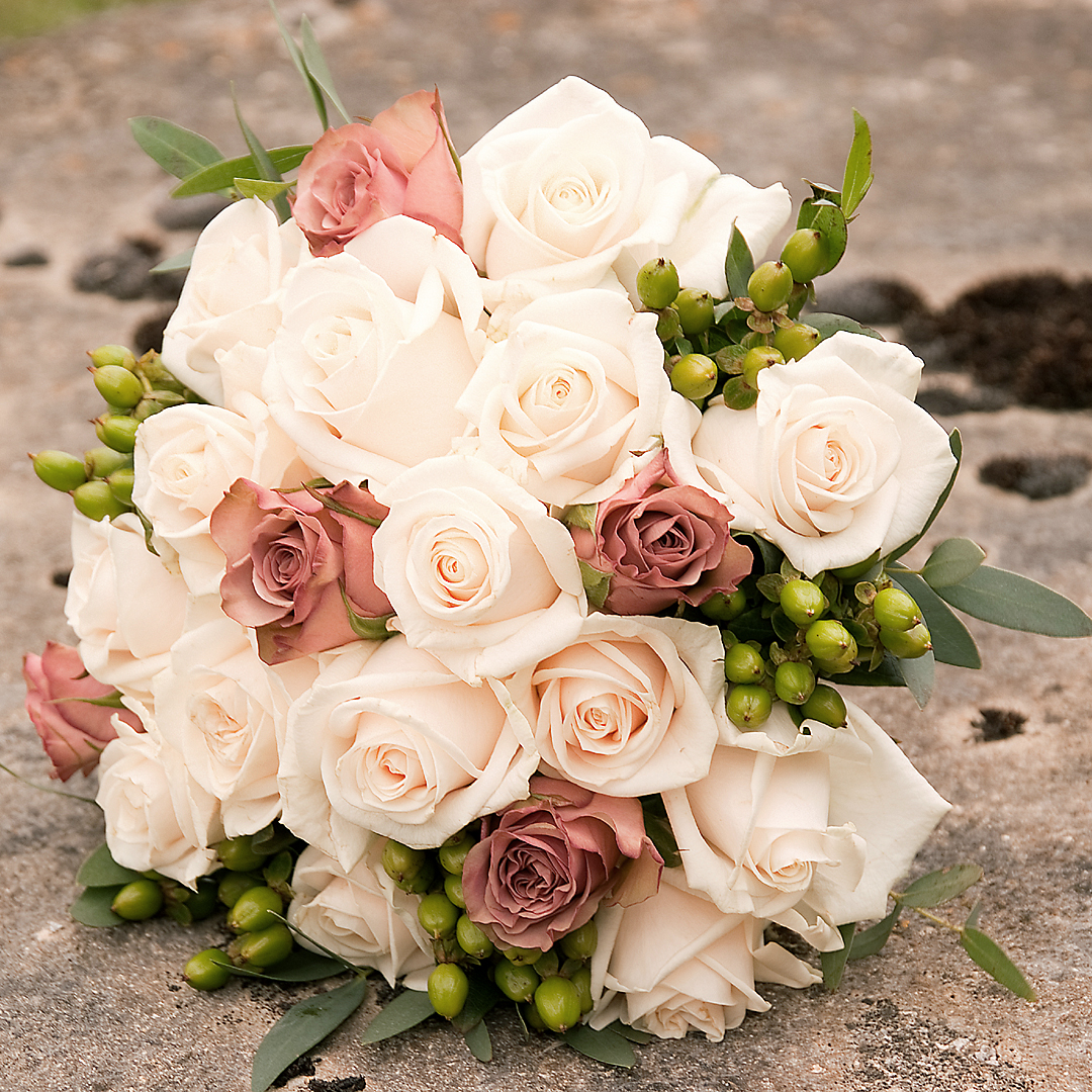 Wedding Photographer Dordogne, France, wedding photography studio in the Dordogne, near to Eymet, Bergerac, Beaumont, Ruffec, Monpazier, Fumel, Sarlat, bridal photography & portraits