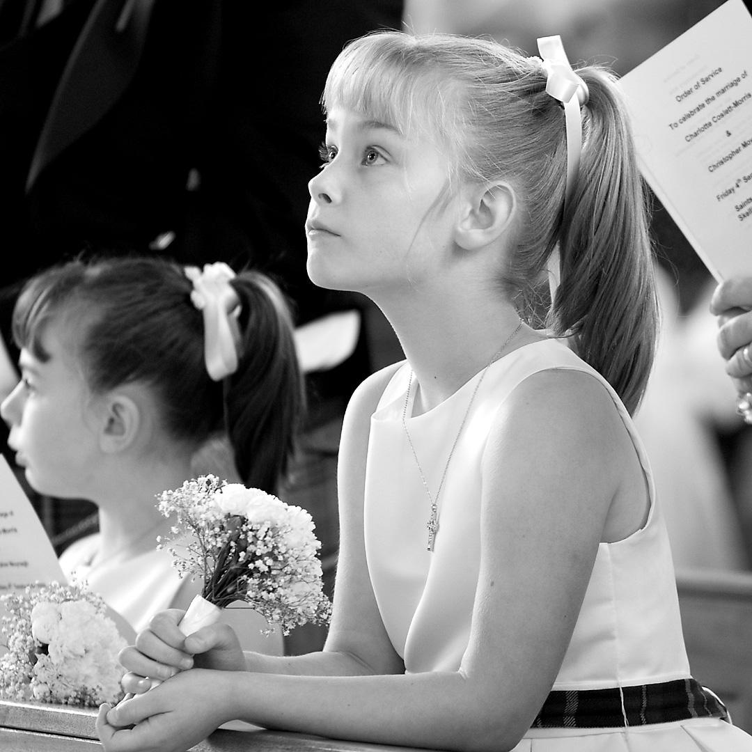 Photographer for weddings in Dordogne near Eymet, Bergerac, Beaumont, Ruffec, Monpazier, Villereal, Issigeac by an English photographer