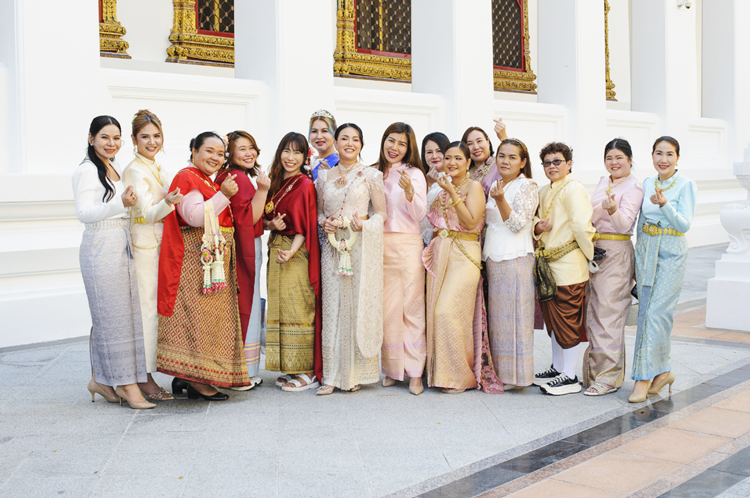 Wedding Photographer Dordogne, France, wedding photography studio in the Dordogne, near to Bergerac, Beaumont, Ruffec, Monpazier, Fumel, Sarlat, bridal photography & portraits