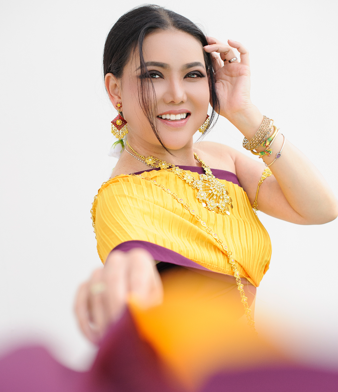 Portrait photographer Dordogne, France, Business, headshot photographer, family portrait photographer, France, Fashion photographer, Editorial photographer, Eymet, Beaumont, Monpazier, Monflanquin, Villereal, Issigeac, Bergerac, Sarlat, Fumel, Cahors, Villeneuve