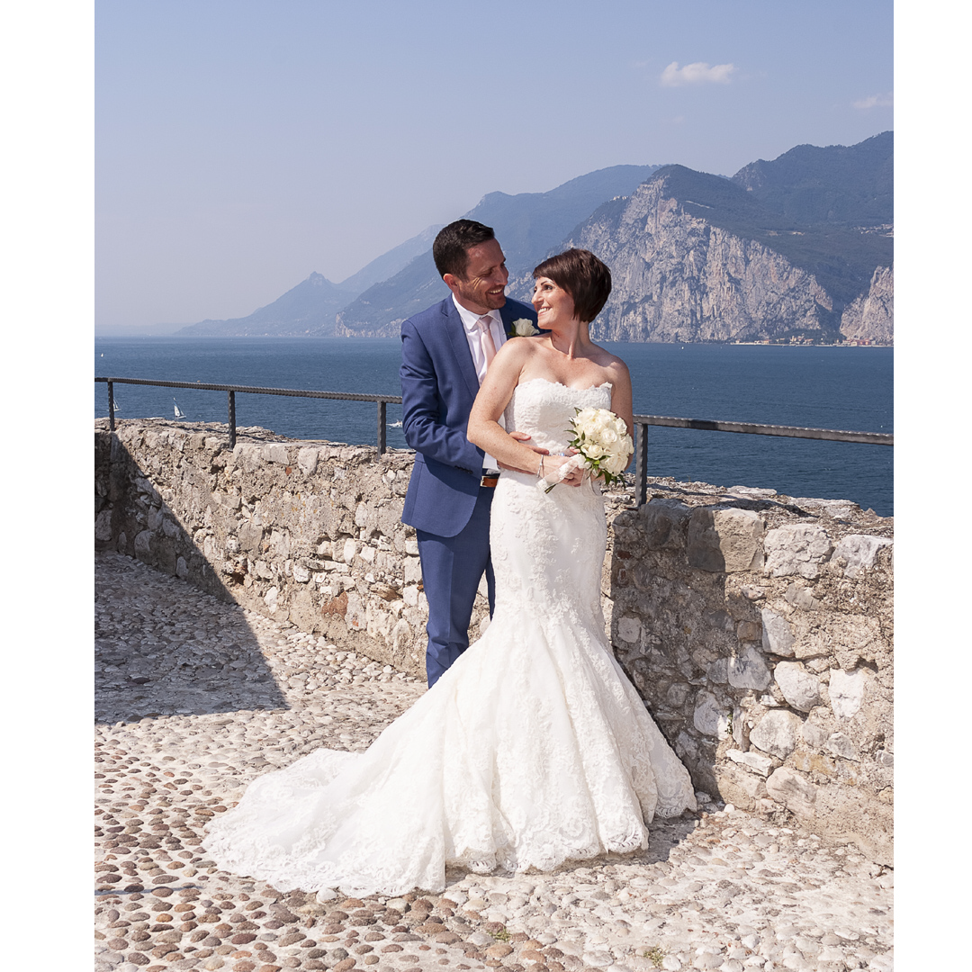 English bridal photographer for weddings in Dordogne