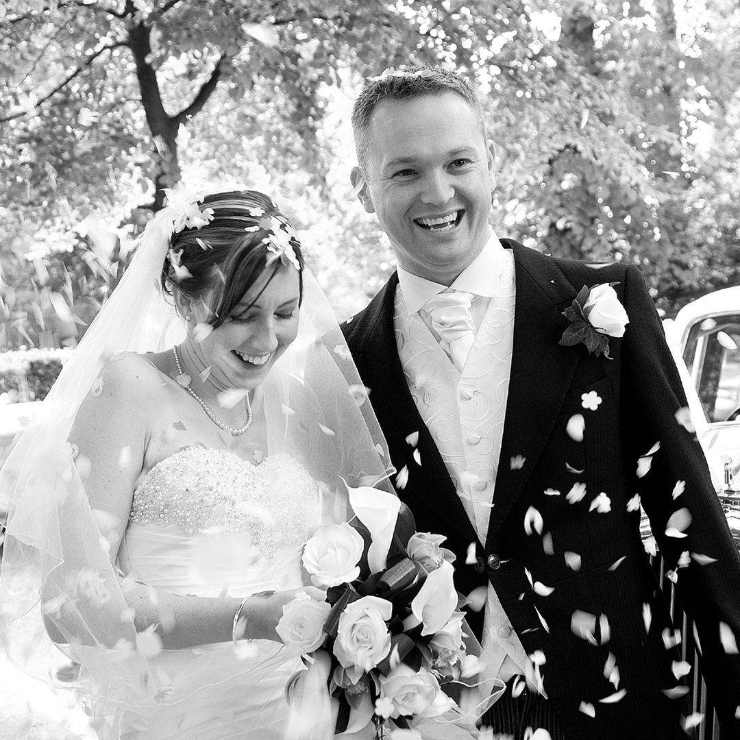 Wedding Photographer Dordogne, France, wedding photography studio in the Dordogne, near to Eymet, Bergerac, Beaumont, Ruffec, Monpazier, Fumel, Sarlat, bridal photography & portraits