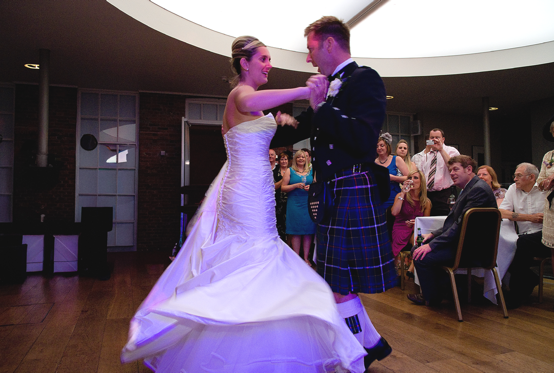 Wedding Photographer Dordogne, France, wedding photography studio in the Dordogne, near to Eymet, Bergerac, Beaumont, Ruffec, Monpazier, Villereal, Issigeac, Fumel, Sarlat, bridal photography & portraits